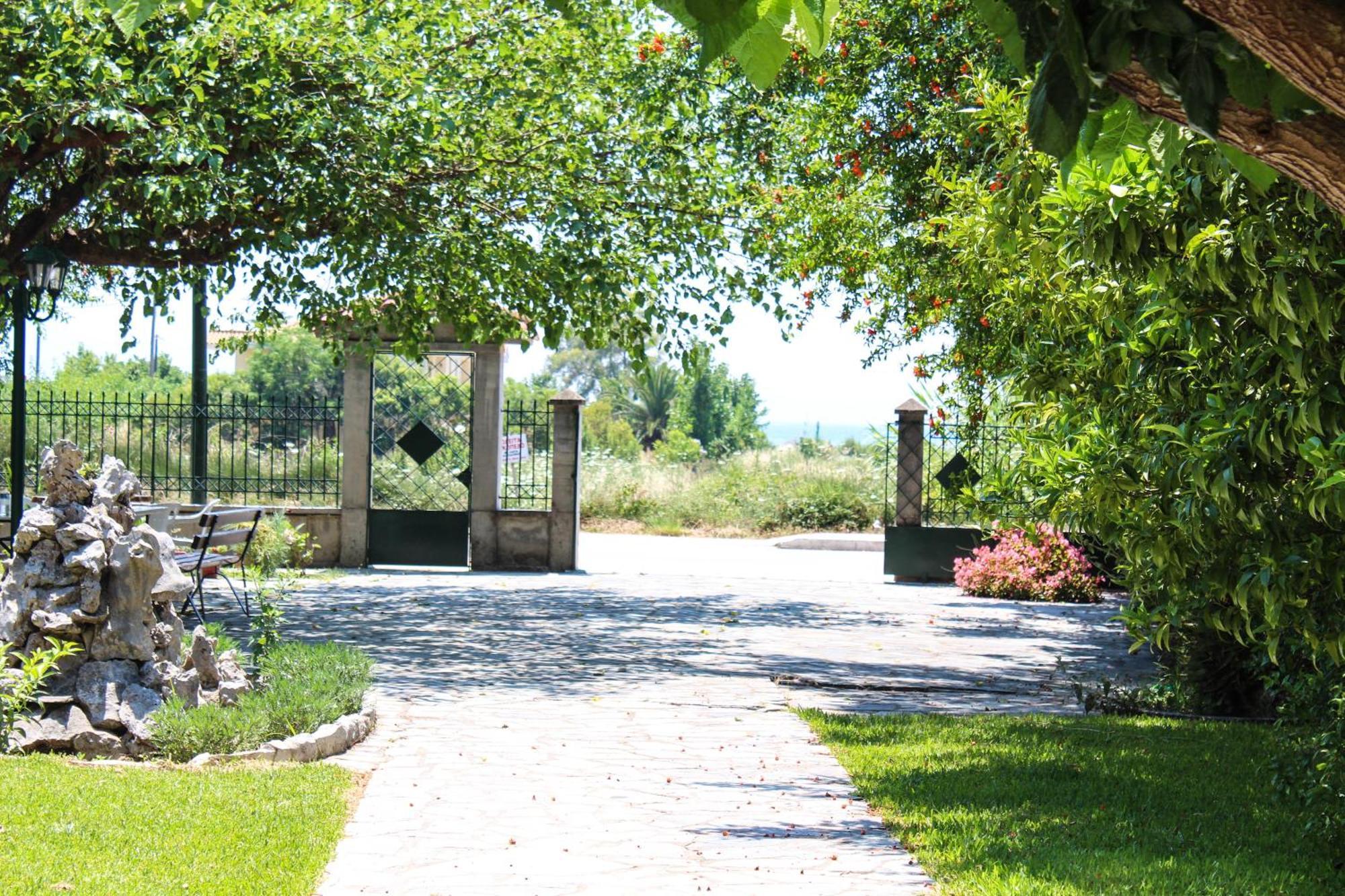 Xristina Studios Vasiliki  Ngoại thất bức ảnh