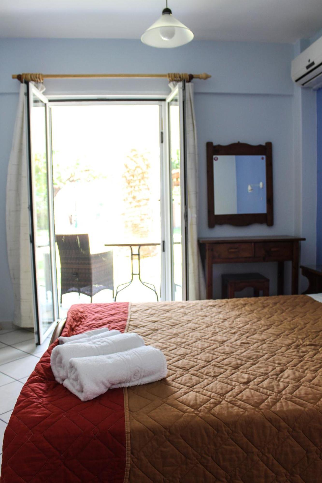 Xristina Studios Vasiliki  Ngoại thất bức ảnh